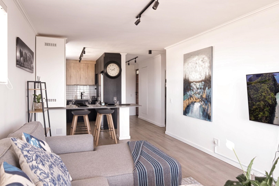 To Let 2 Bedroom Property for Rent in Green Point Western Cape